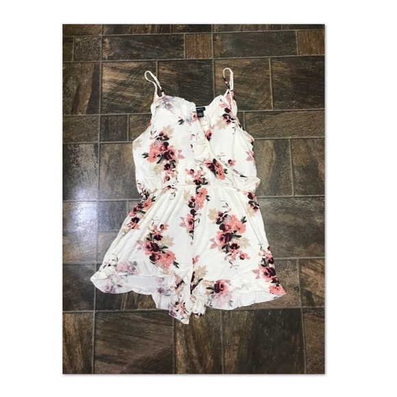 Rue21 Other - Soft Floral Romper
